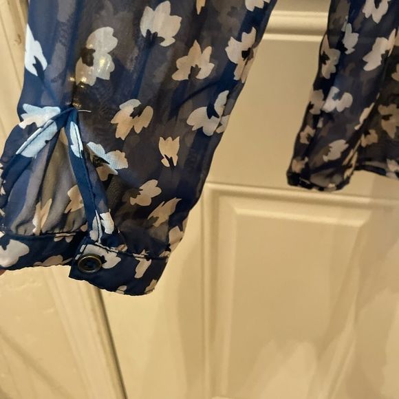 Small Alice Blue Sheer Button Cheetah Top NEW - Picture 3 of 12